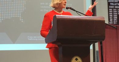 Cindy McCain visits AHS Cindy McCain visits AHS