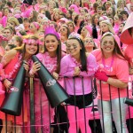 Students cheer "team pink"